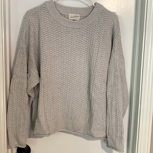 Light gray, Universal Thread size large sweater - Picture 2 of 5